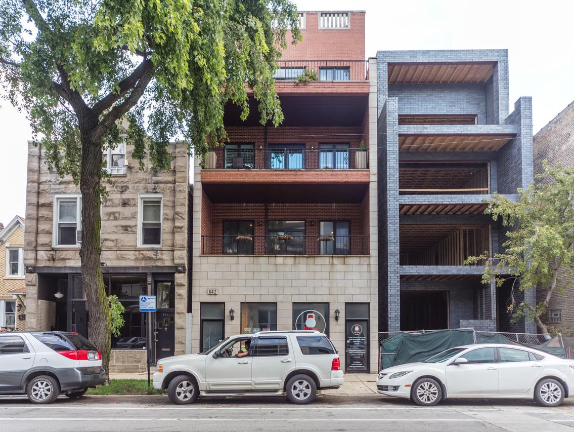 842 N California Ave. #1, Chicago, IL 60622