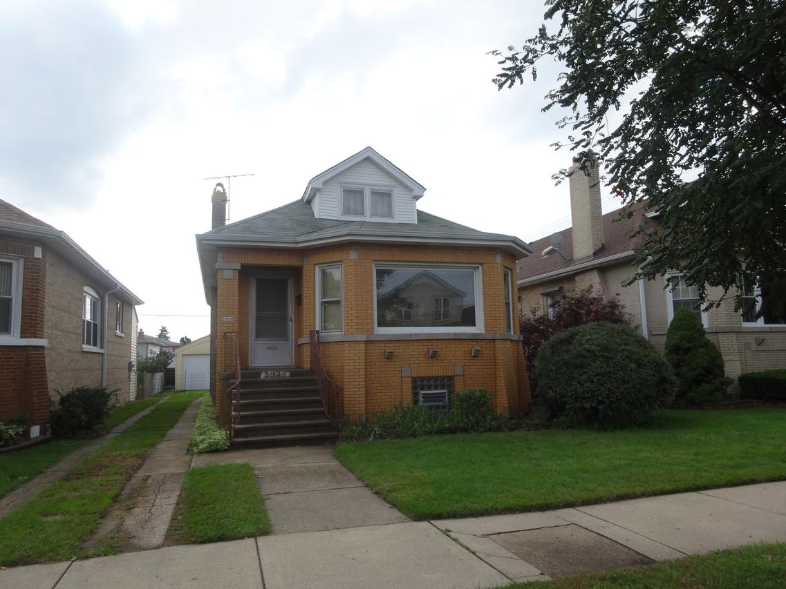 5939 W Roscoe St., Chicago, IL 60634