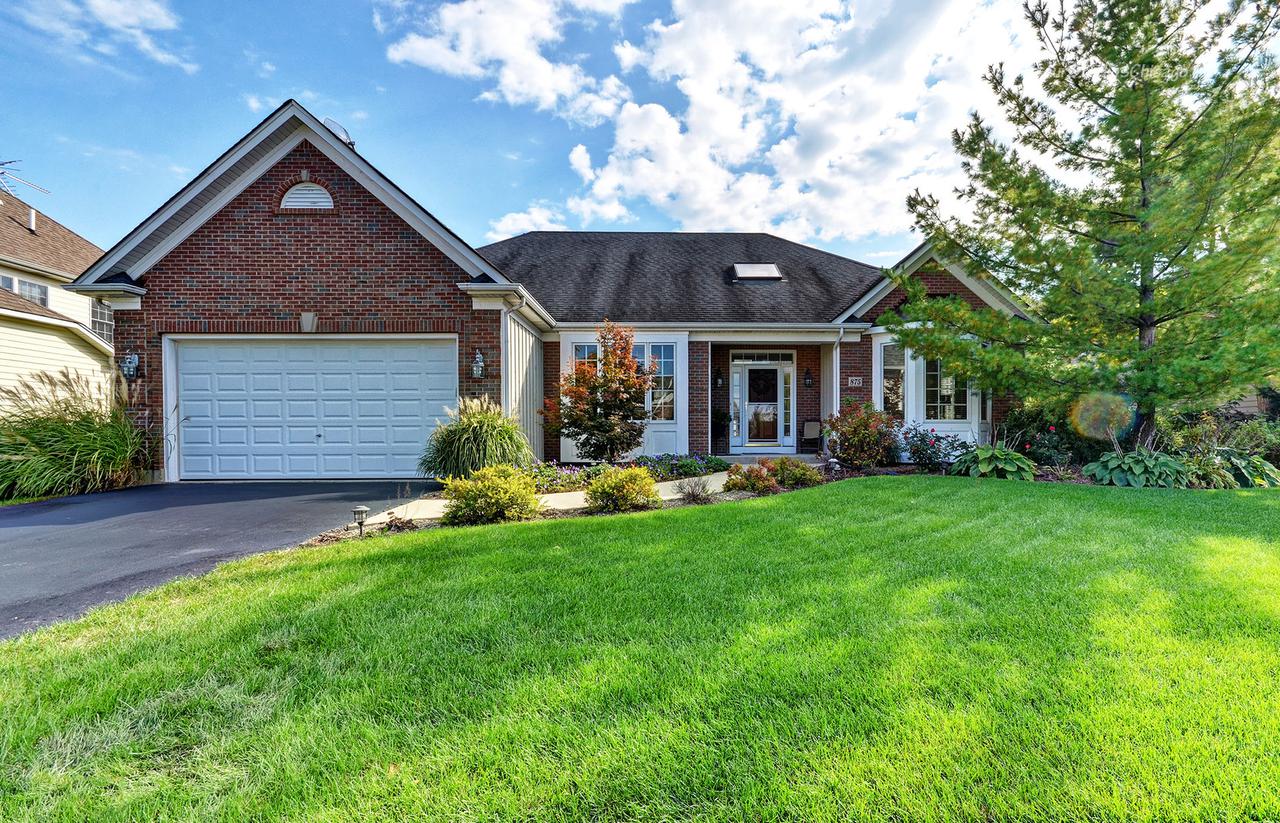 875 Columbia Cir., North Aurora, IL 60542