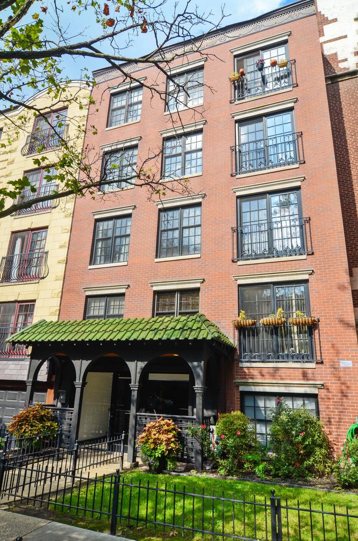 512 W Barry Ave. #408, Chicago, IL 60657