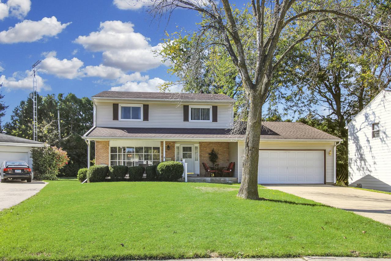 1332 Empire Ct., Freeport, IL 61032
