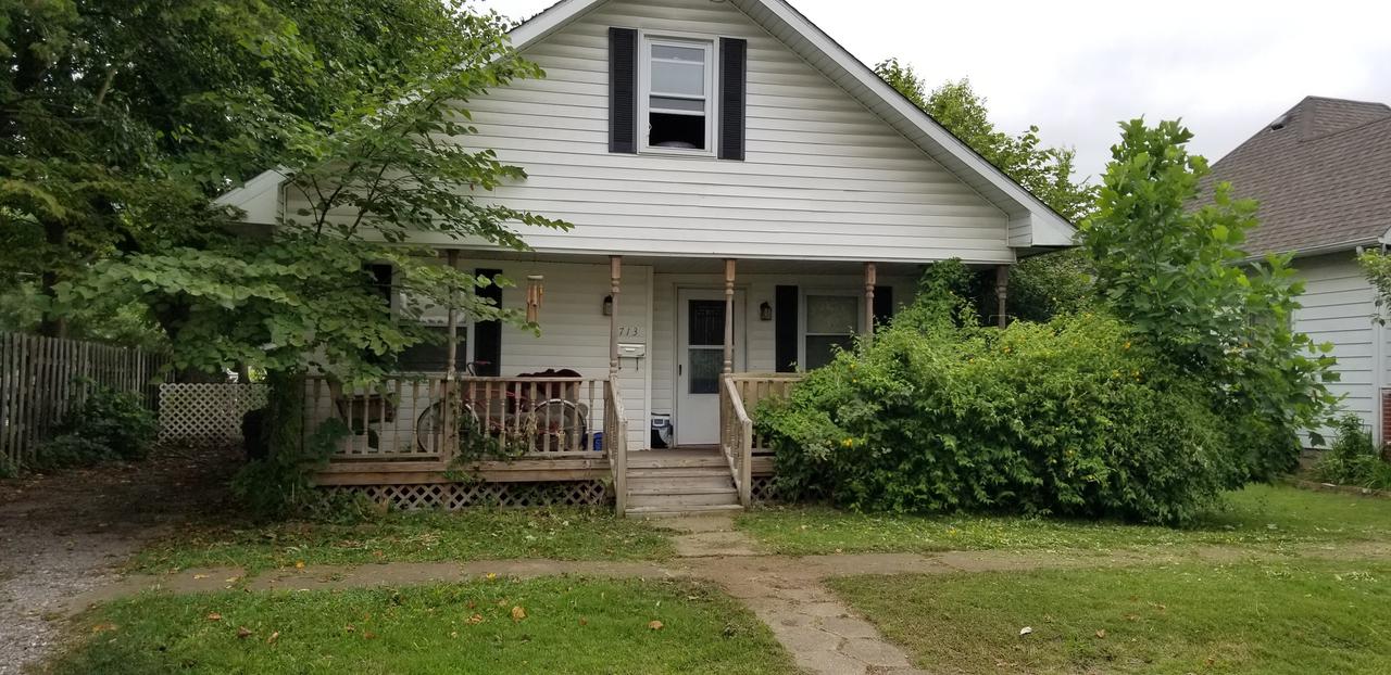 713 S 16th St., Herrin, IL 62948