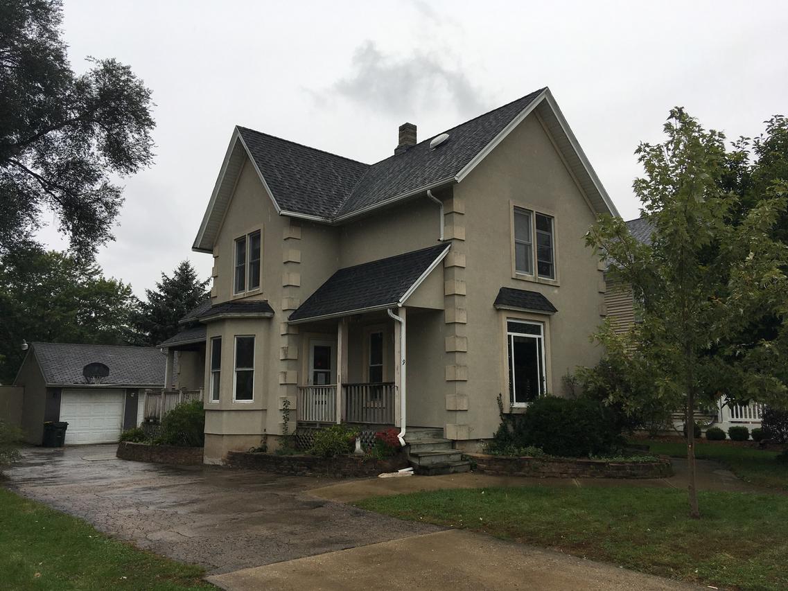 9 E 3rd St., East Dundee, IL 60118