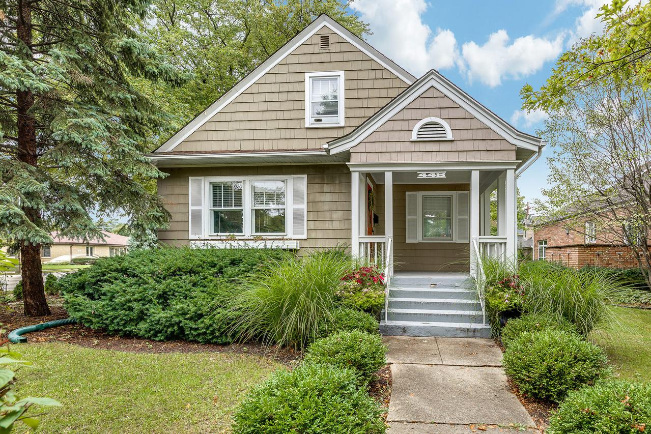 448 8th Ave., La Grange, IL 60525