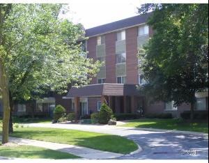 1030 S Fernandez Ave. #3C, Arlington Heights, IL 60005
