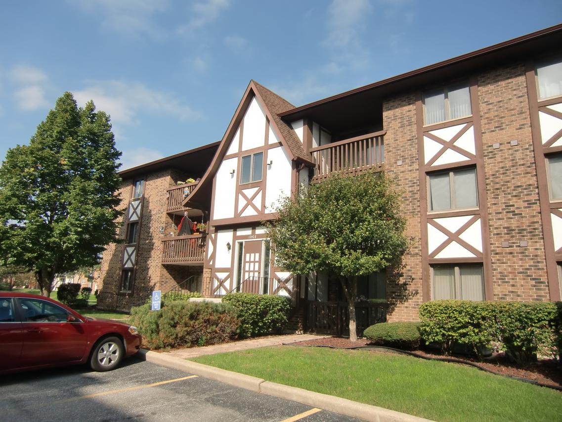 10408 Circle Dr. #308, Oak Lawn, IL 60453