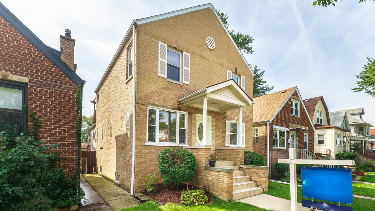 4637 W Waveland Ave., Chicago, IL 60641