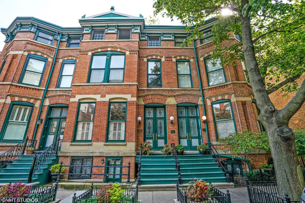 121 W Delaware Pl., Chicago, IL 60610