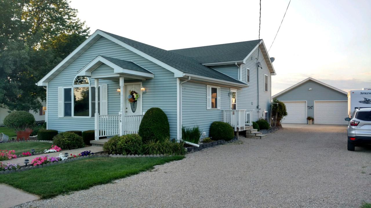 216 Elm St., Kinsman, IL 60437