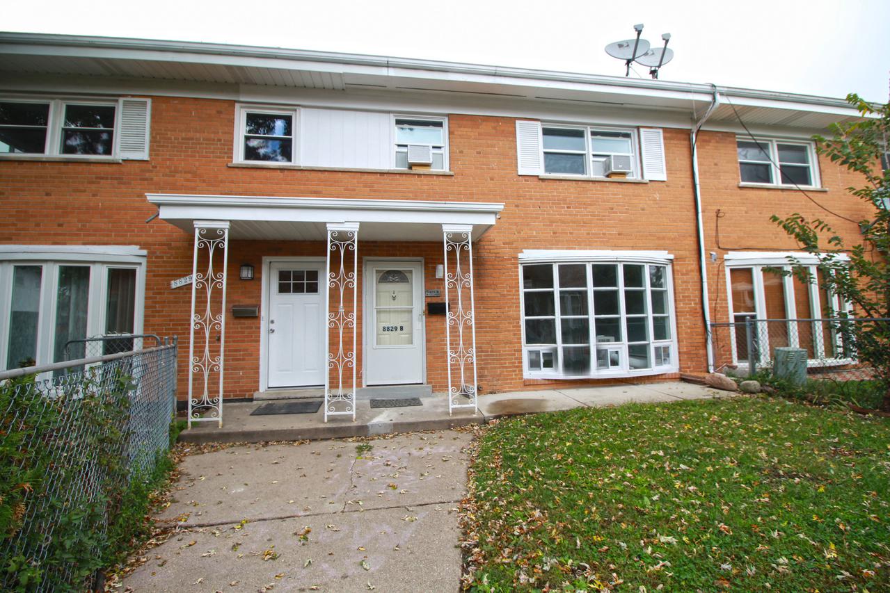 8829 Robin Dr. #B, Des Plaines, IL 60016