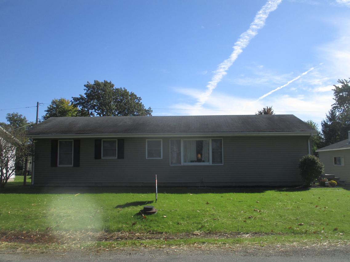 309 S Oak Dr., Atwood, IL 61913
