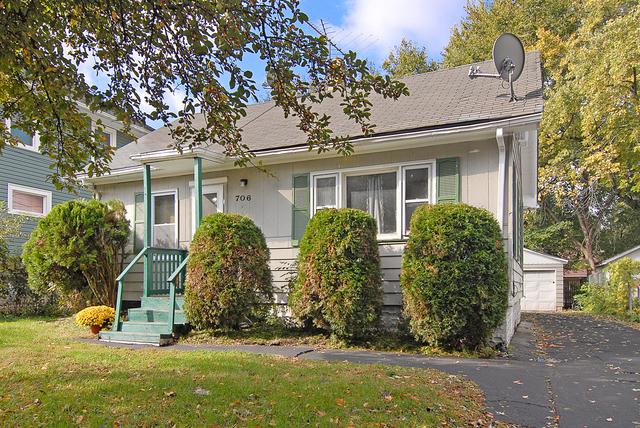 706 Hammond Ave., Aurora, IL 60506