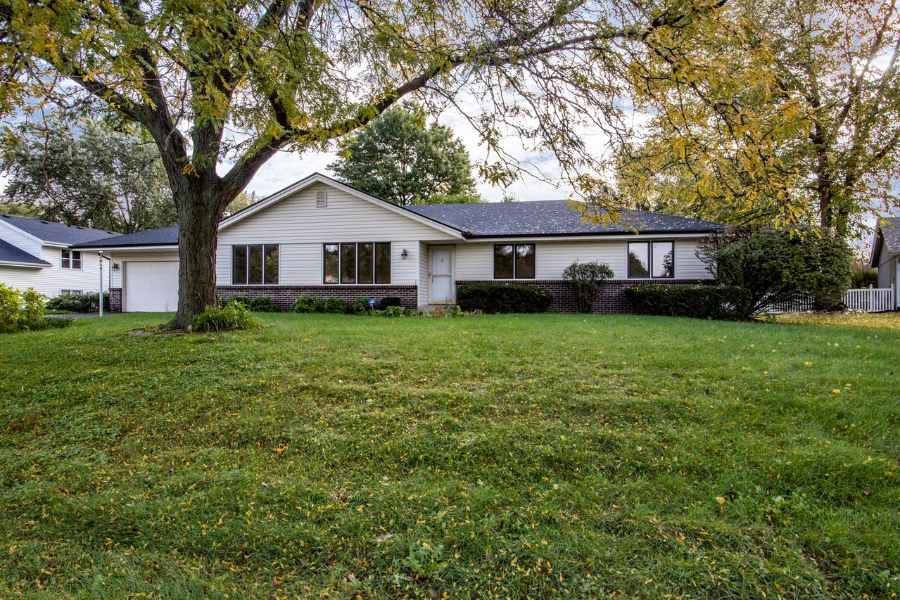10337 Baederwood Dr., Machesney Park, IL 61115