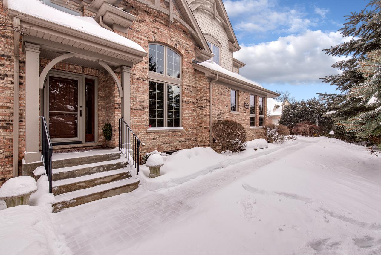 1011 Mackenzie Pl., Wheaton, IL 60187