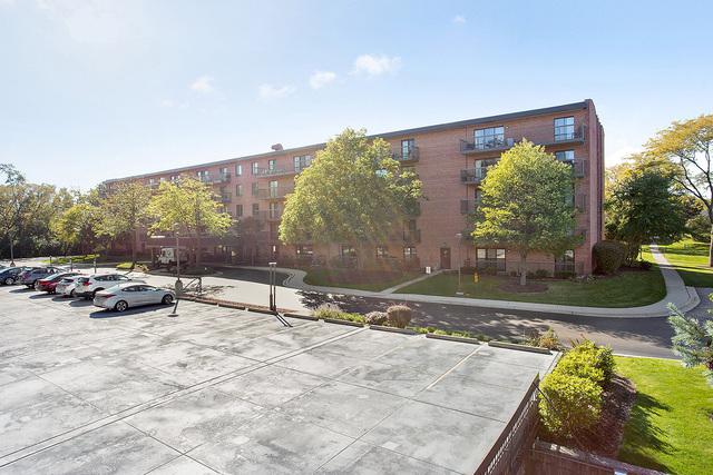 6443 Clarendon Hills Rd. #402, Willowbrook, IL 60527