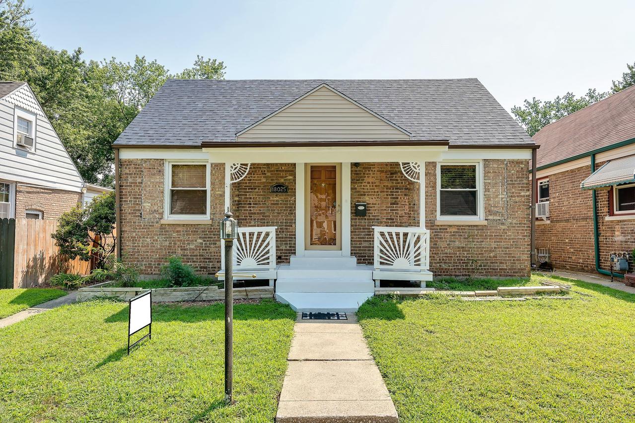 18025 Commercial Ave., Lansing, IL 60438