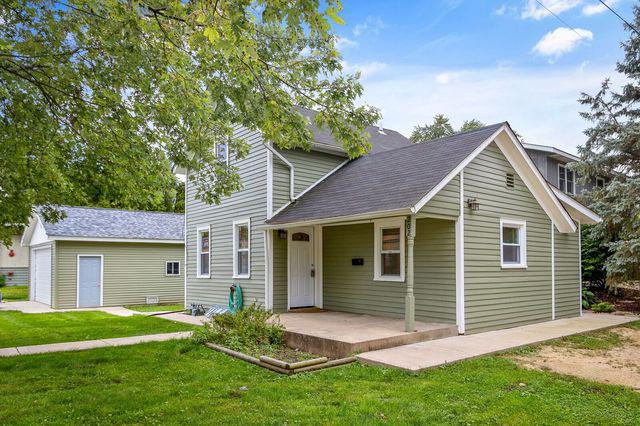 202 S River St., East Dundee, IL 60118