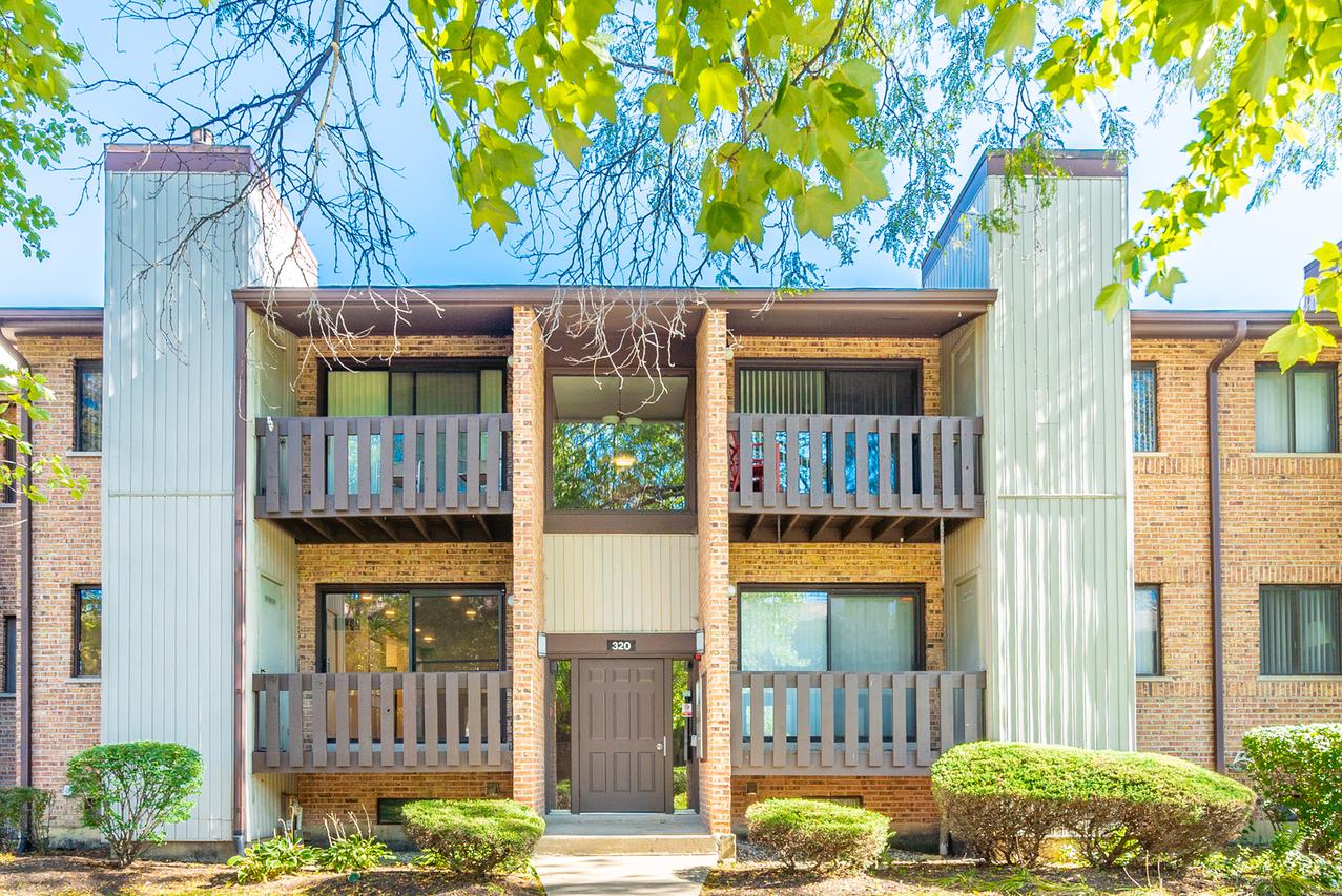 320 Sheridan Dr. #1C, Willowbrook, IL 60527