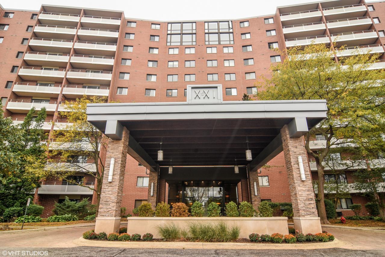 21 Kristin Dr. #809, Schaumburg, IL 60195