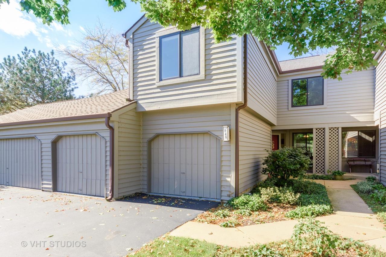 748 Shoreline Rd., Lake Barrington, IL 60010