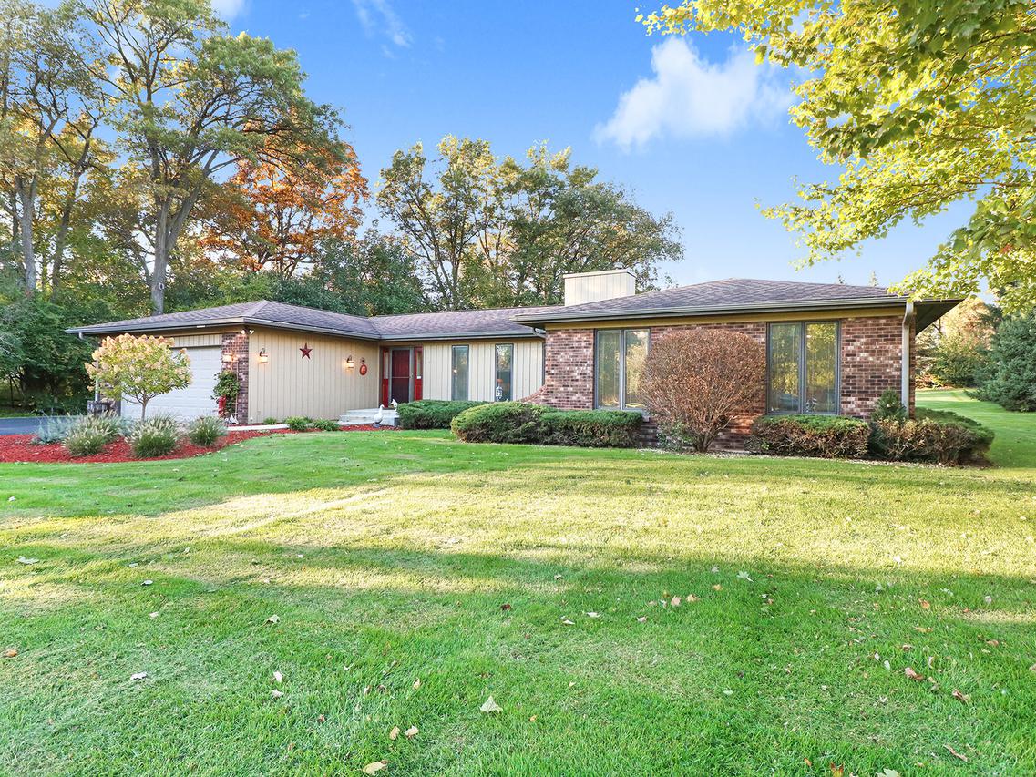 38W356 Kristin Dr., Elgin, IL 60124