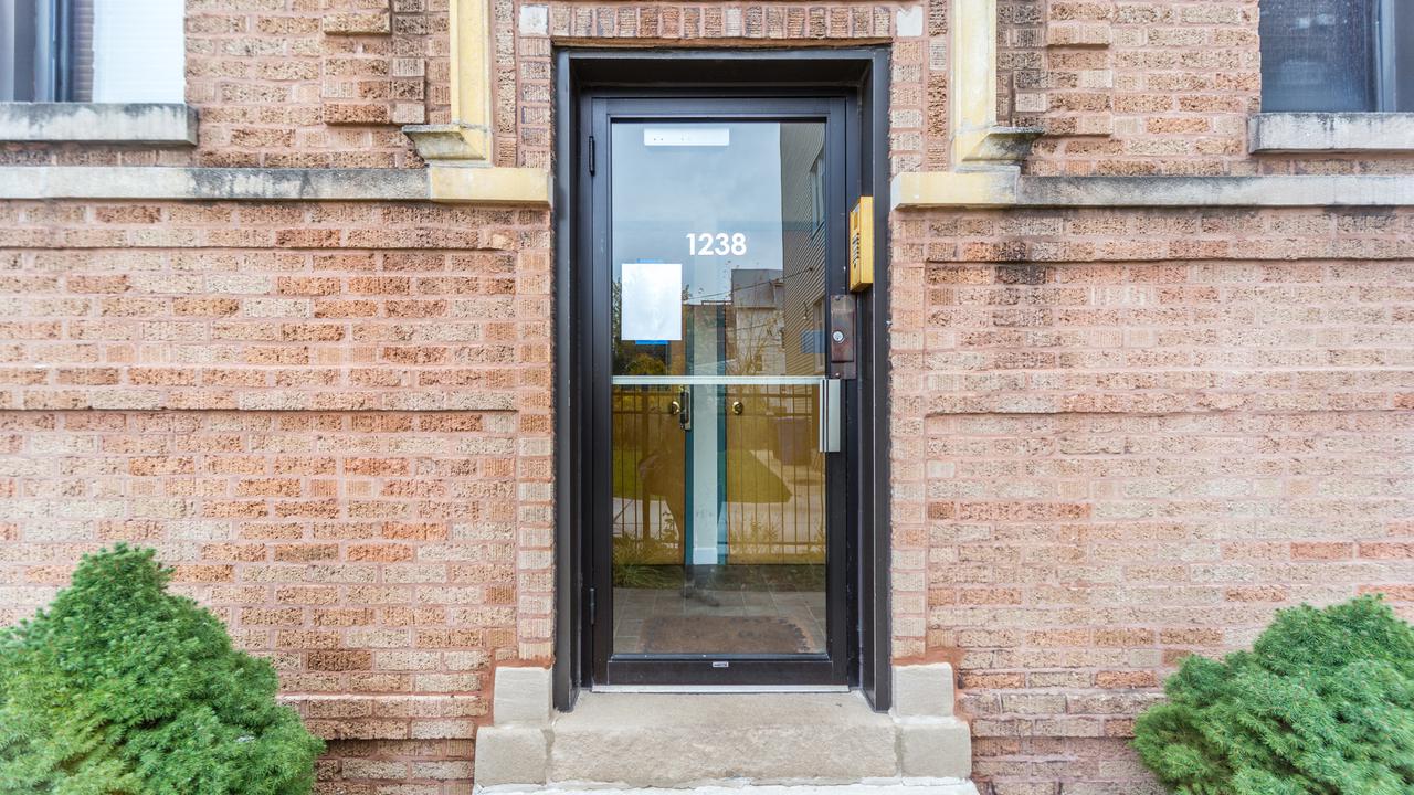 1238 W Carmen Ave. #1N, Chicago, IL 60640