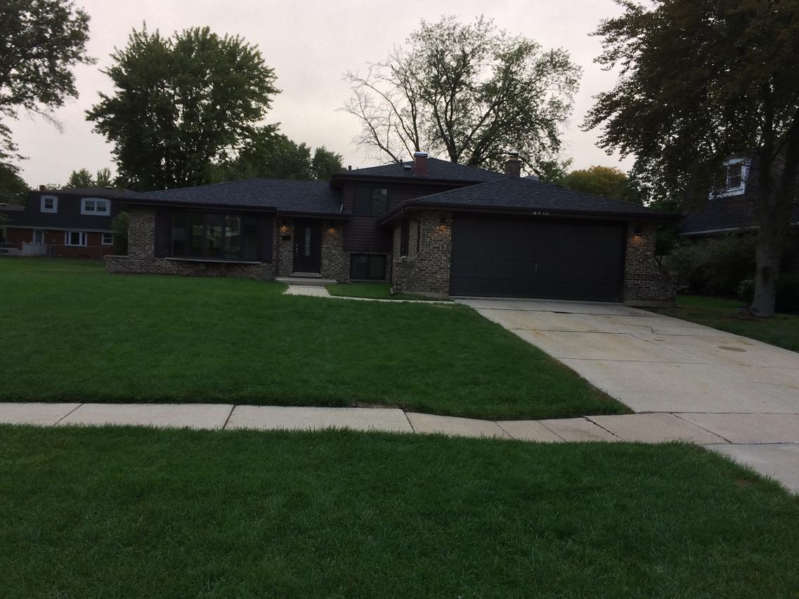 18W120 Claremont Dr., Darien, IL 60561