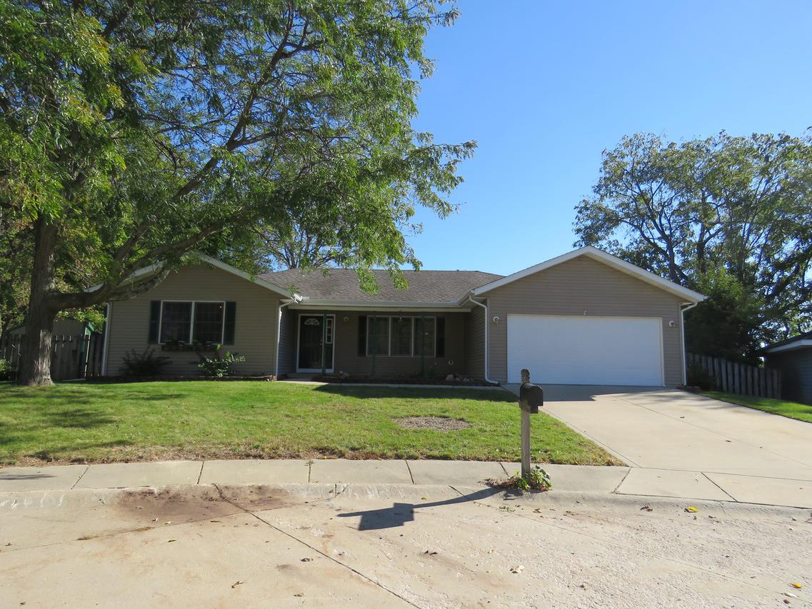 401 Jennifer Ct., Mahomet, IL 61853