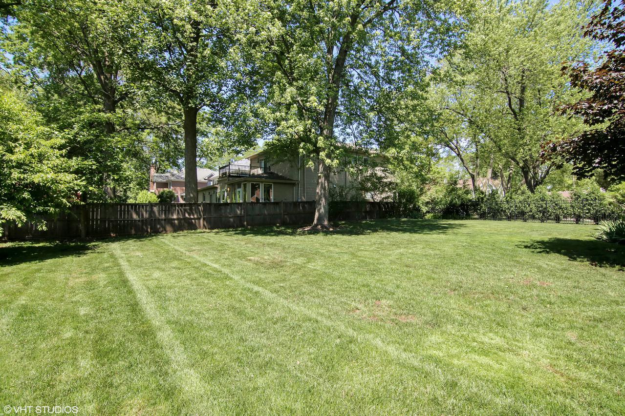 2207 Oak Ave., Northbrook, IL 60062