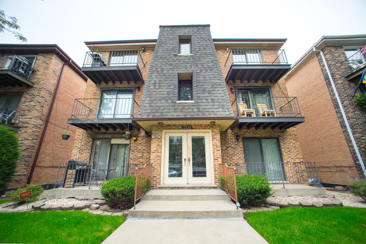 6620 W 64th Pl. #3E, Chicago, IL 60638