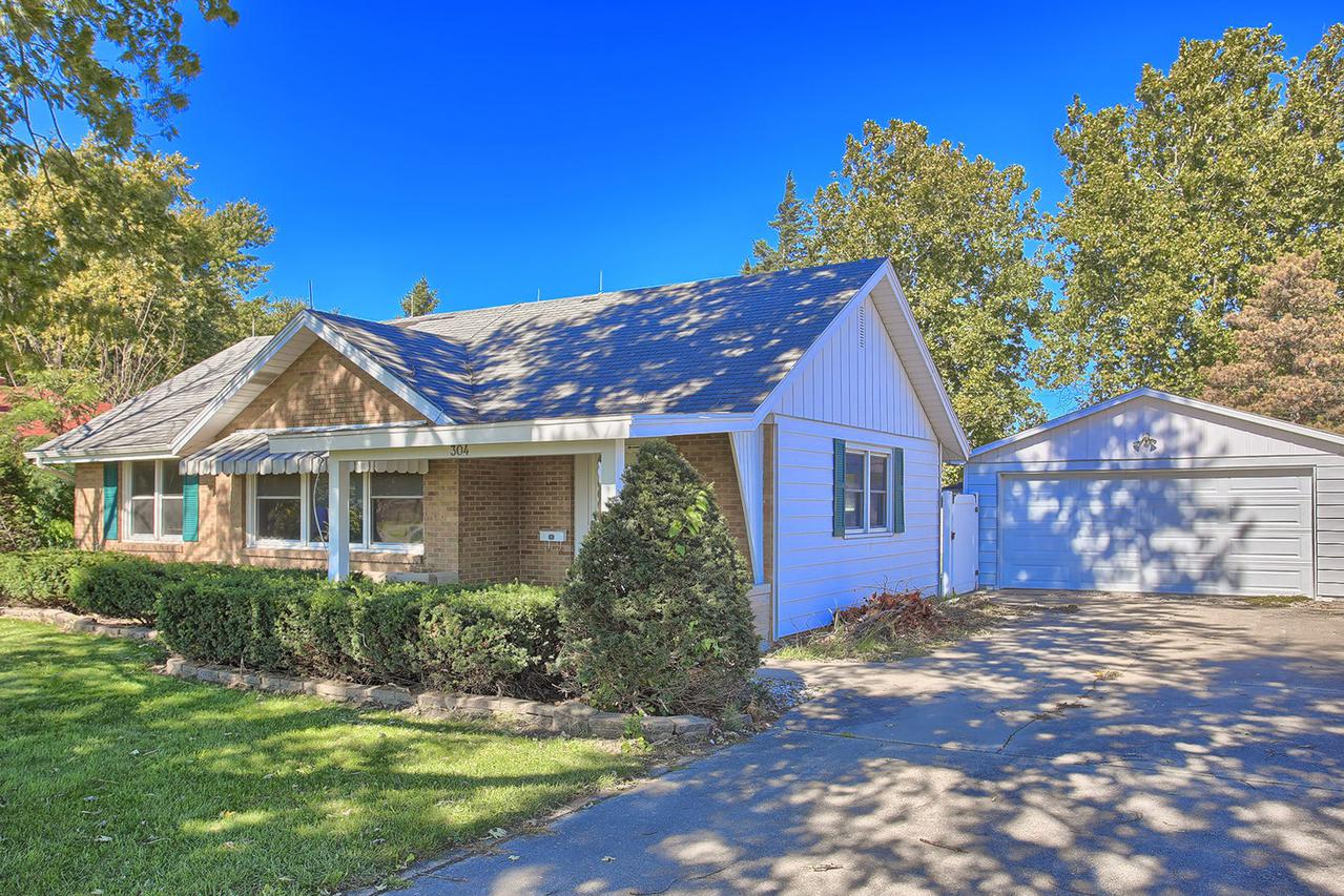 304 W Central Ave., Thomasboro, IL 61878