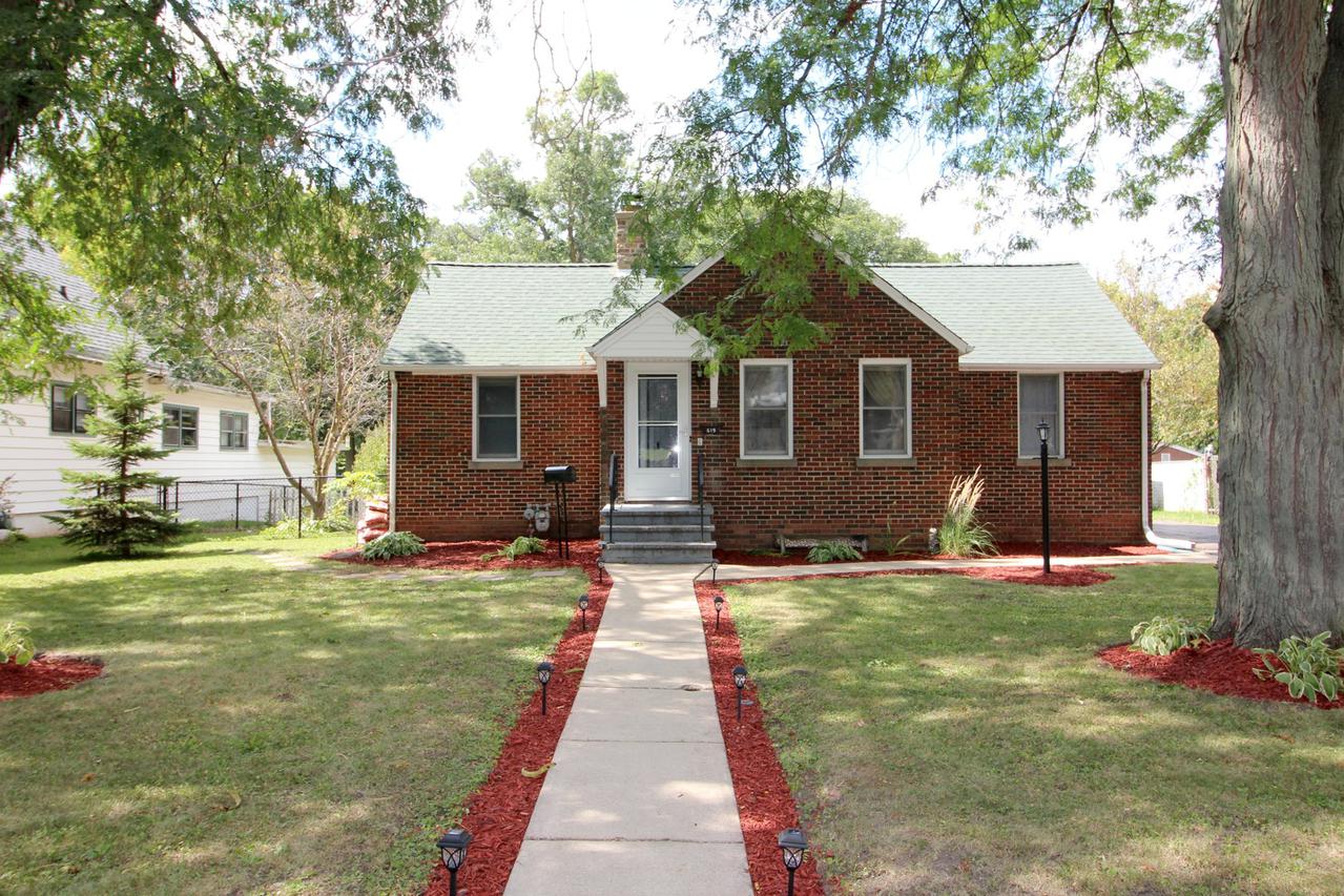 619 Leonard Ave., Dekalb, IL 60115