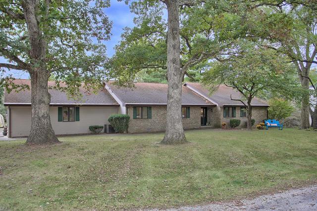 32 Glenn Dr., White Heath, IL 61884