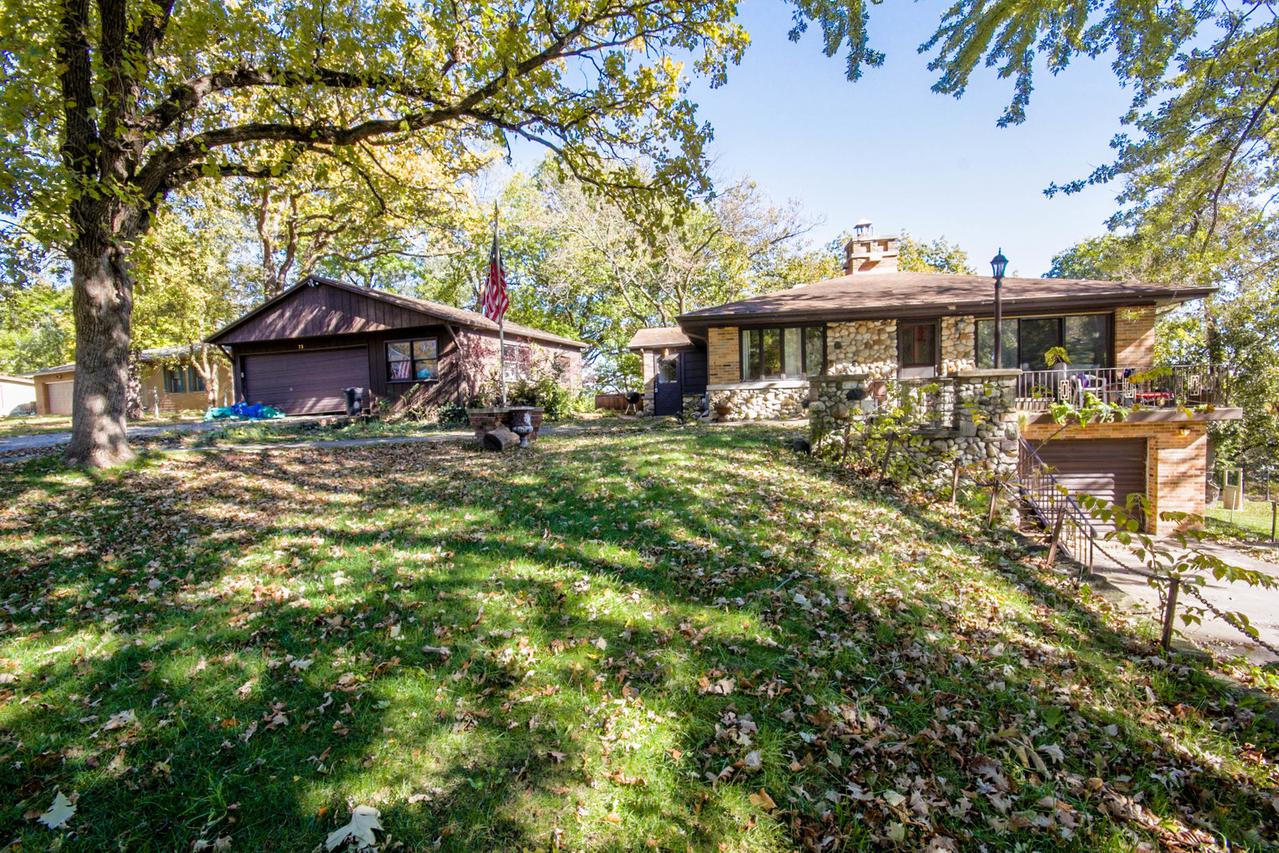 73 Riverside Dr., Yorkville, IL 60560
