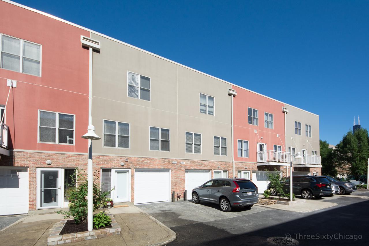 49 W 15th St. #D, Chicago, IL 60605