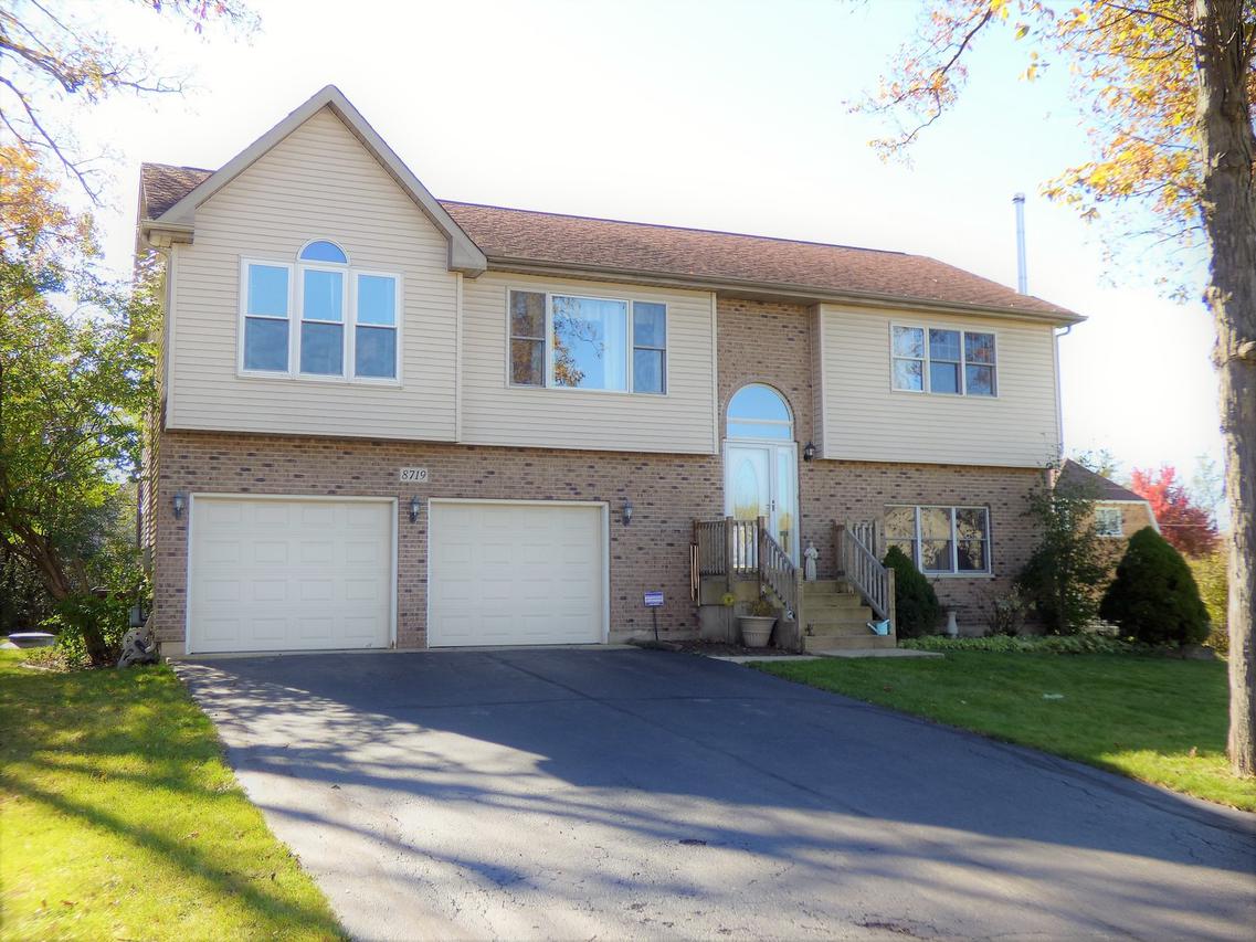 8719 Lakeview Ave., Crystal Lake, IL 60014
