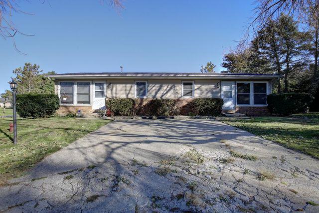 1501 Chateau Dr., St. Joseph, IL 61873