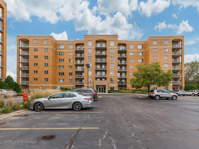 6815 N Milwaukee Ave. #702, Niles, IL 60714