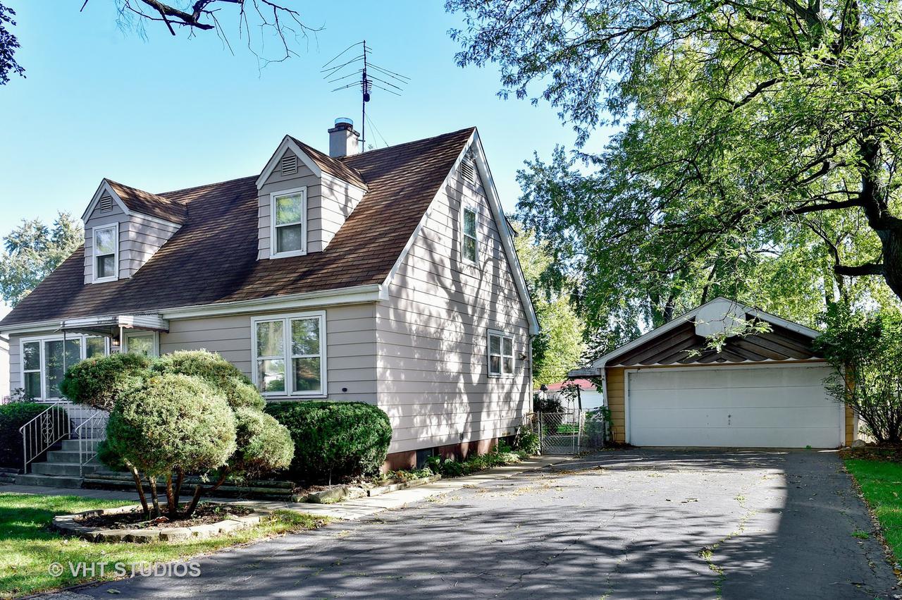 8733 Newland Ave., Oak Lawn, IL 60453