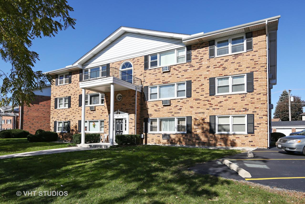 8804 45th Pl. #3, Brookfield, IL 60513