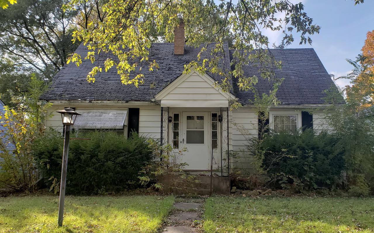 925 N 12th St., Dekalb, IL 60115