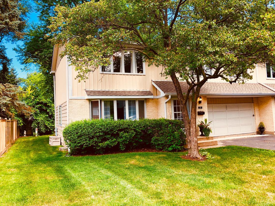 227 Pin Oak Dr., Wilmette, IL 60091