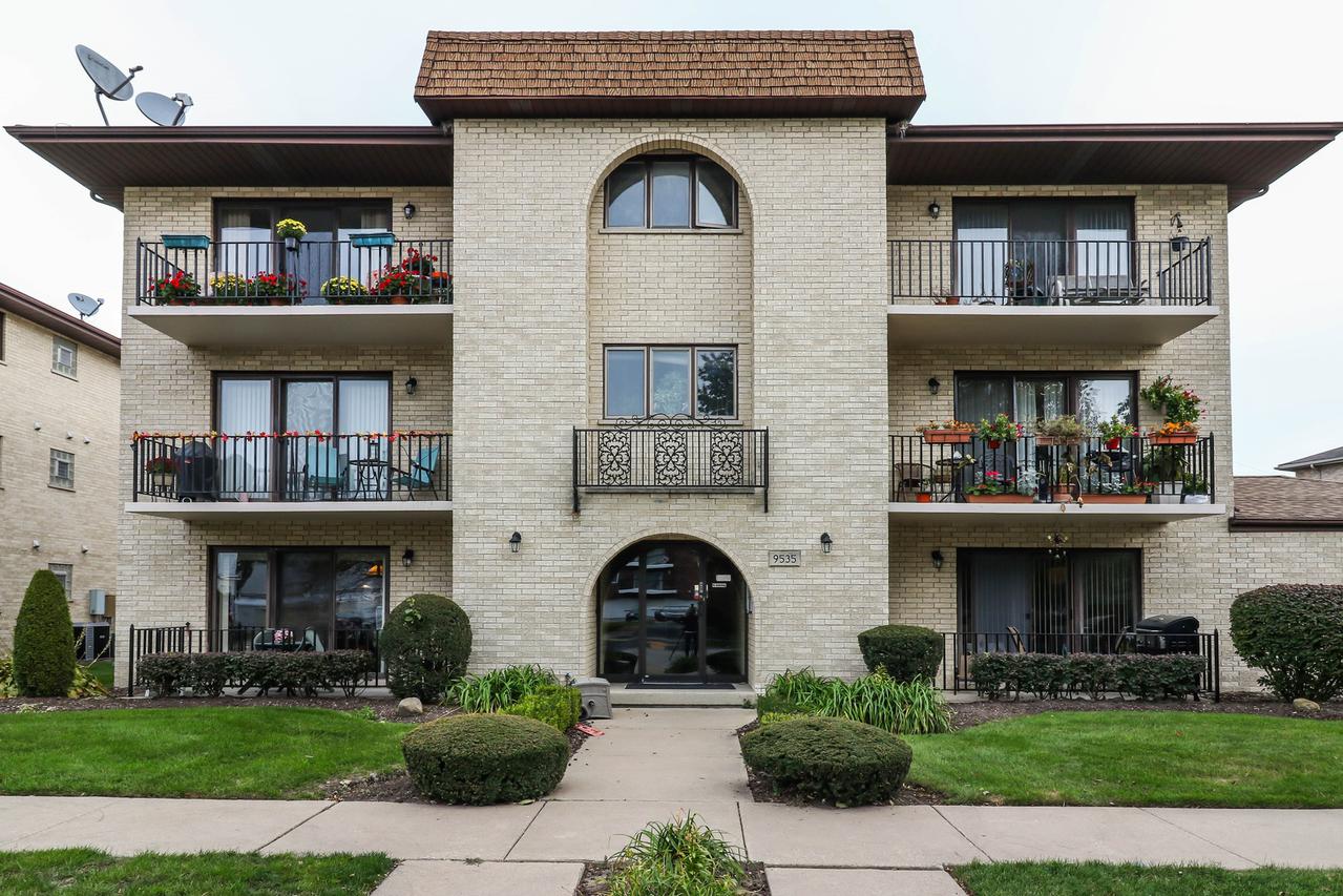 9535 S 53rd Ave. #3S, Oak Lawn, IL 60453