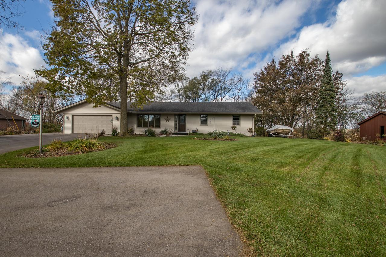 9748 Port Dr., Roscoe, IL 61073