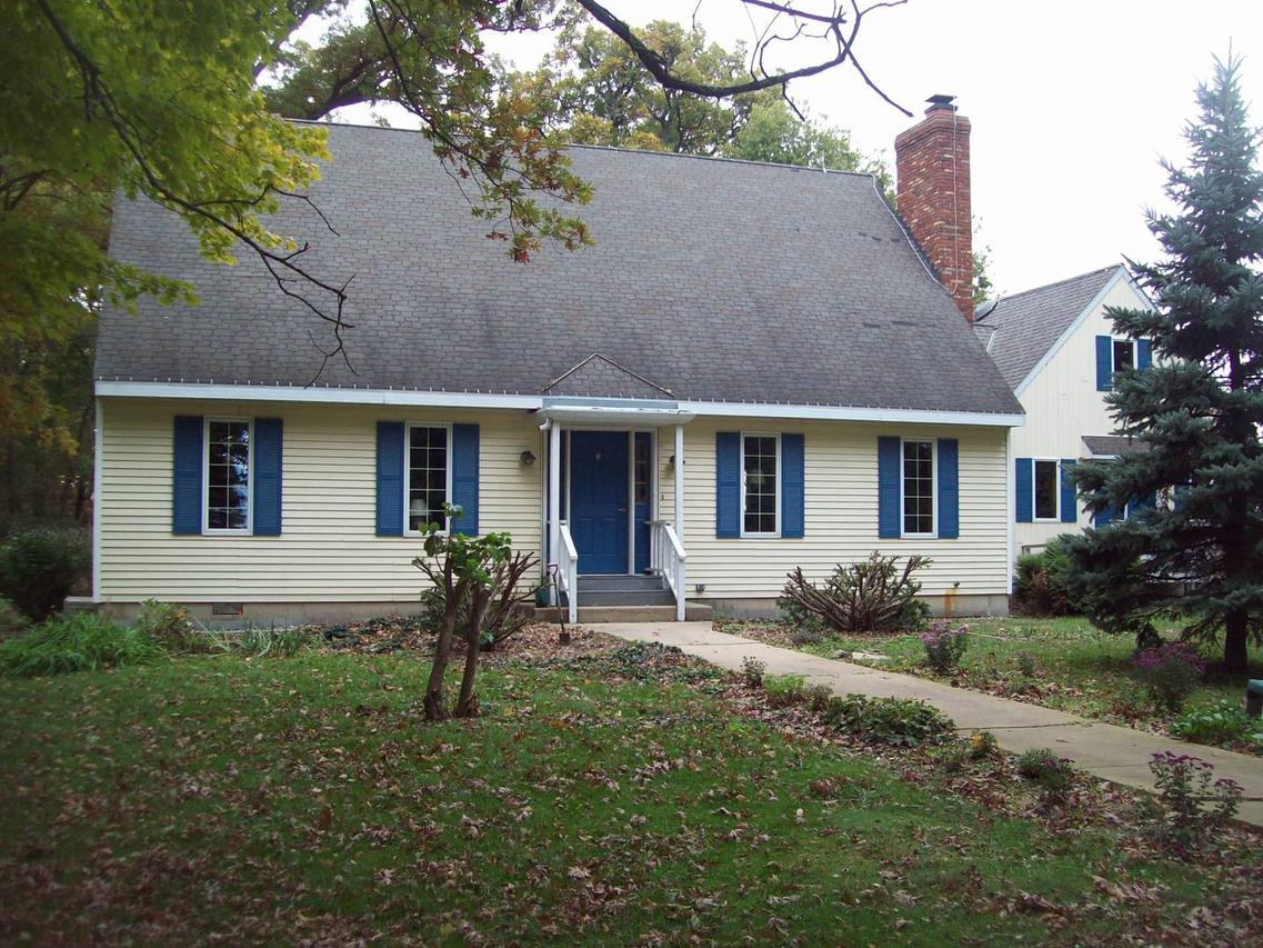 23601 400 East St., Sheffield, IL 61361