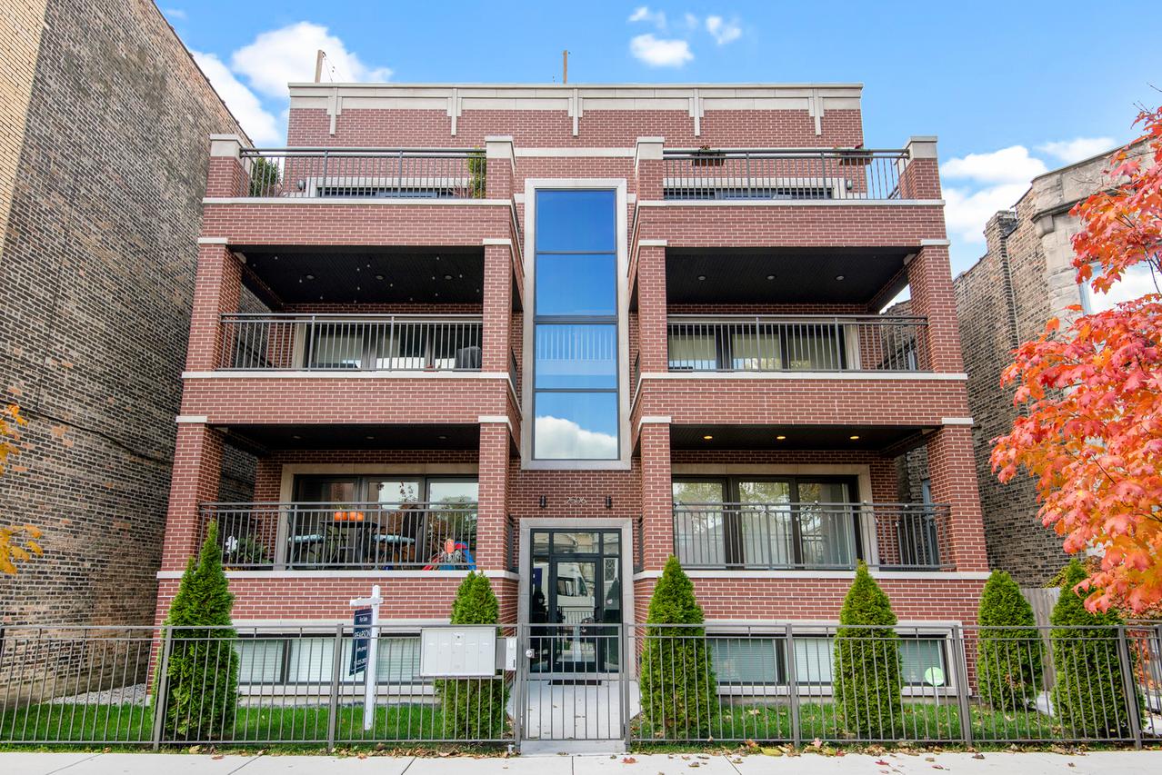 2506 N Rockwell St. #1N, Chicago, IL 60647