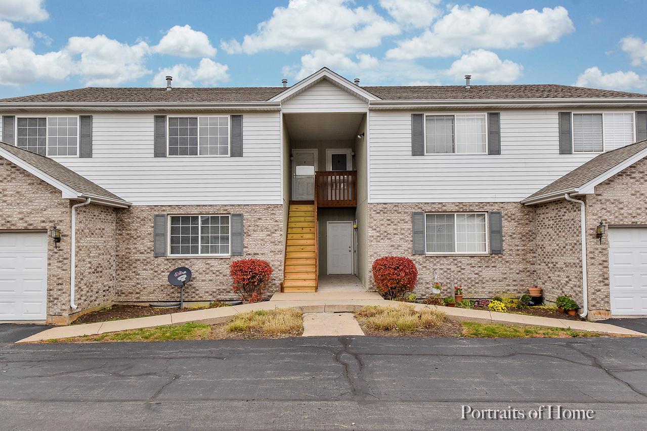 957 Constance Ln. #E, Sycamore, IL 60178
