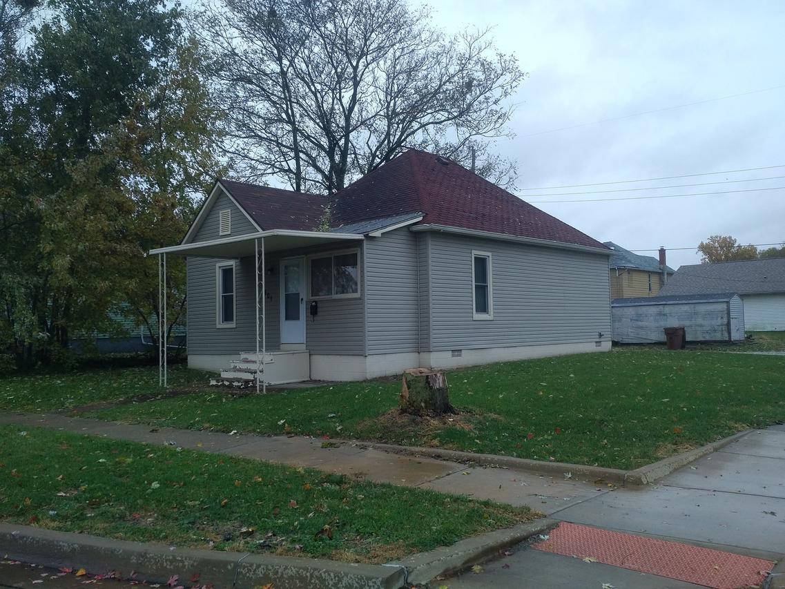 401 E Washington St., Champaign, IL 61820