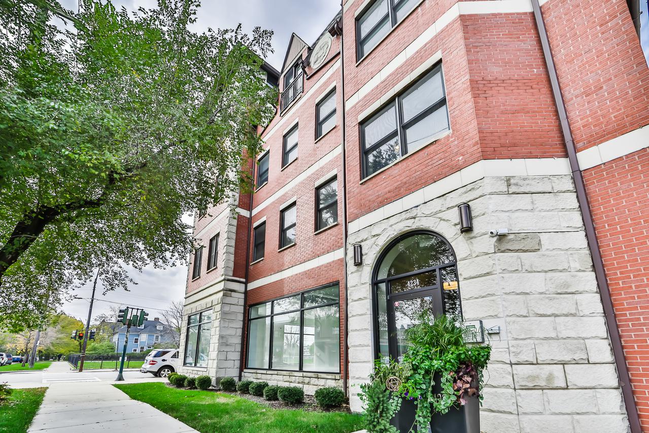 4234 S Ellis Ave. #2C, Chicago, IL 60653