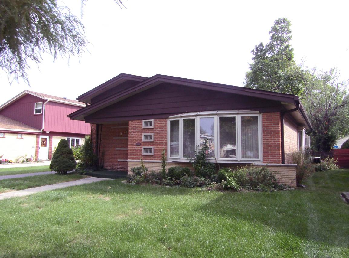 10737 Lawler Ave., Oak Lawn, IL 60453